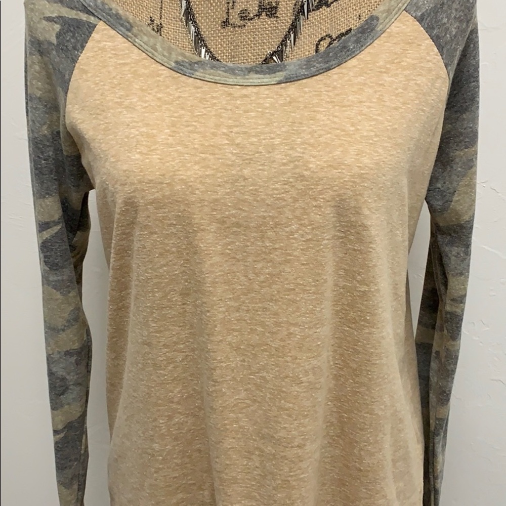 Camo Printed Mustard Top - Picture 6 of 7